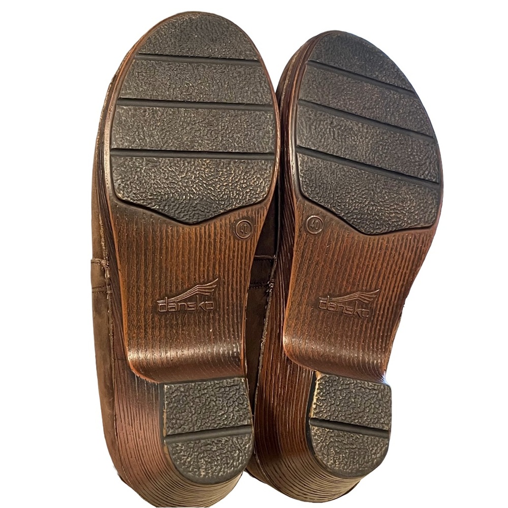 Dansko Mavis Brown Suede Studded Clogs Sz 40 (US 9-9.5) Slip On Shoe EUC - Picture 5 of 9